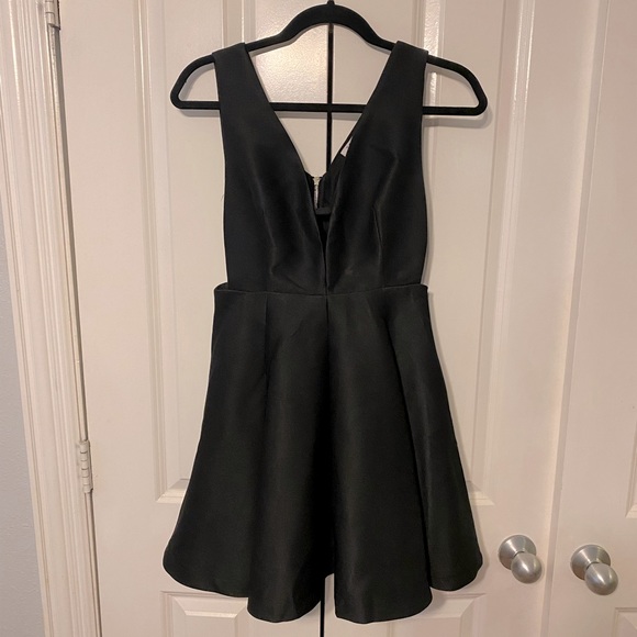 Black banquet dress - Picture 1 of 4